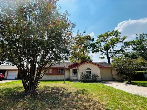 7619 Vernwood Street Houston TX 77040