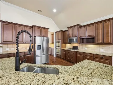 1701 Preserve Lane Pearland TX 77089
