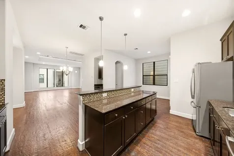 2706 Leeland Street Houston TX 77003