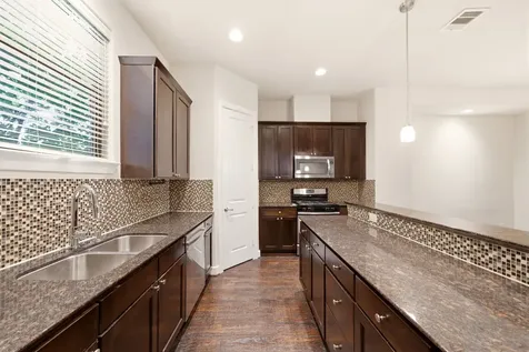 2706 Leeland Street Houston TX 77003