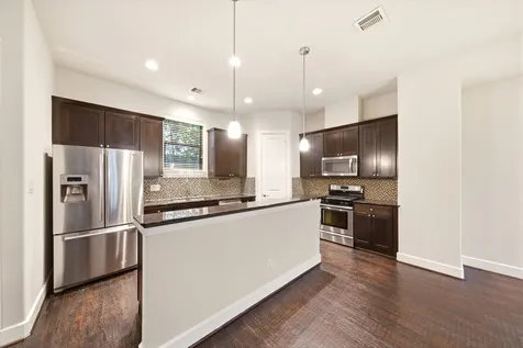 2706 Leeland Street Houston TX 77003