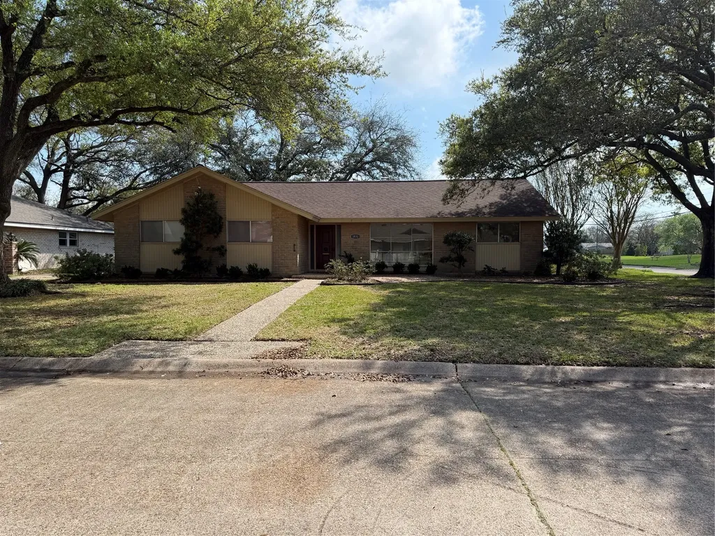 1531 17th Avenue N Texas City TX 77590