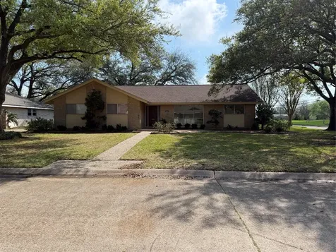 1531 17th Avenue N Texas City TX 77590