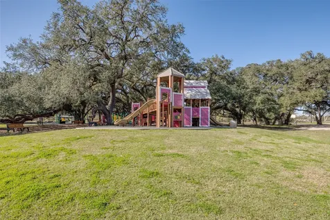 912 Constitution Drive Bay City TX 77414