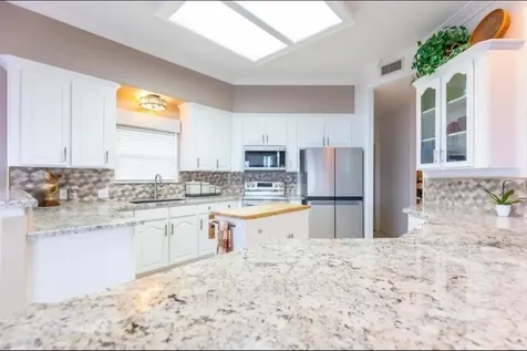 423 Hana Drive Tiki Island TX 77554