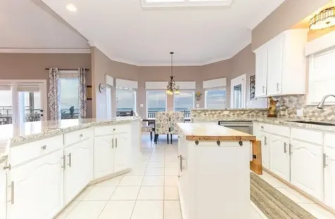 423 Hana Drive Tiki Island TX 77554