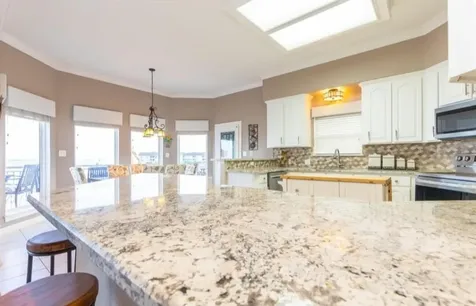 423 Hana Drive Tiki Island TX 77554