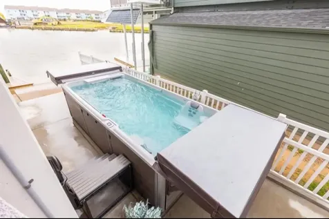 423 Hana Drive Tiki Island TX 77554