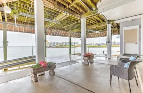 423 Hana Drive Tiki Island TX 77554