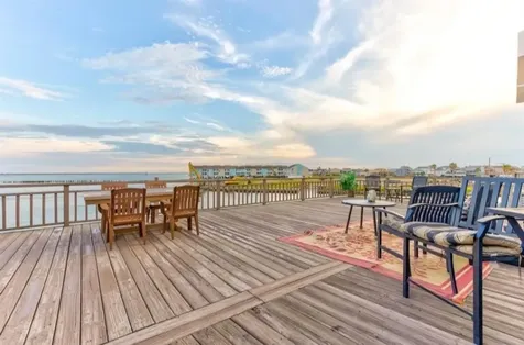 423 Hana Drive Tiki Island TX 77554
