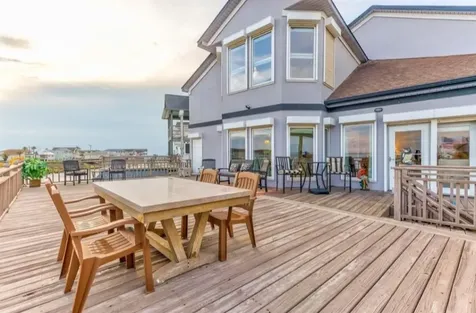 423 Hana Drive Tiki Island TX 77554