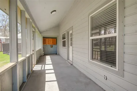 3067 Cr-580 West Columbia TX 77486