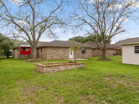 1808 Leissner Street Bay City TX 77414