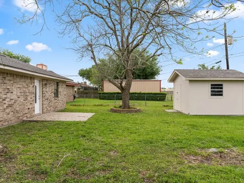 1808 Leissner Street Bay City TX 77414