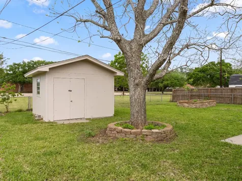 1808 Leissner Street Bay City TX 77414