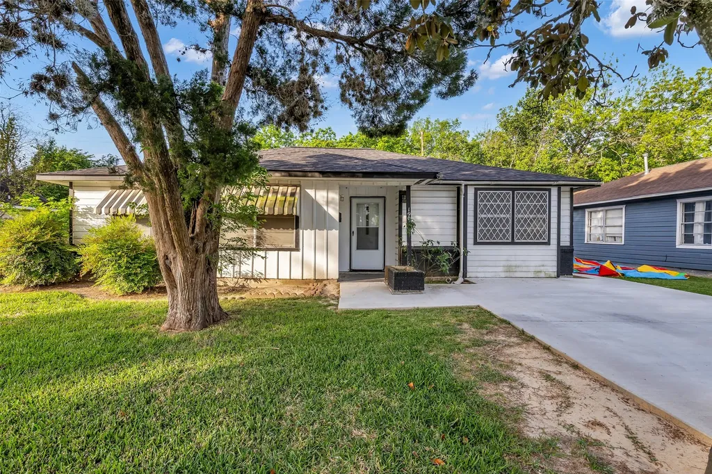 1901 Texoma Street Baytown TX 77520