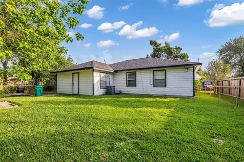 1901 Texoma Street Baytown TX 77520
