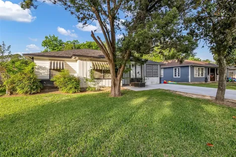 1901 Texoma Street Baytown TX 77520