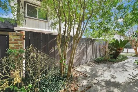 12024B Mighty Oak Drive Houston TX 77066