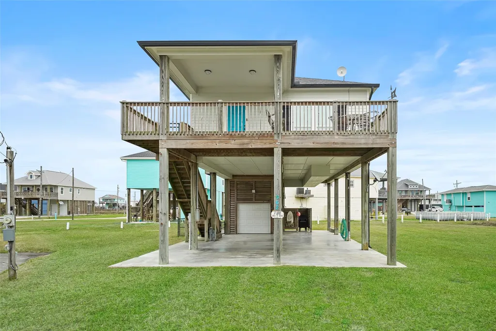 962 Driftwood Drive Crystal Beach TX 77650