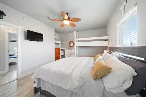 962 Driftwood Drive Crystal Beach TX 77650
