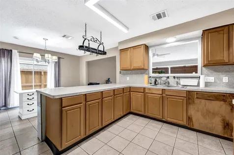 6610 Northleaf Drive Houston TX 77086