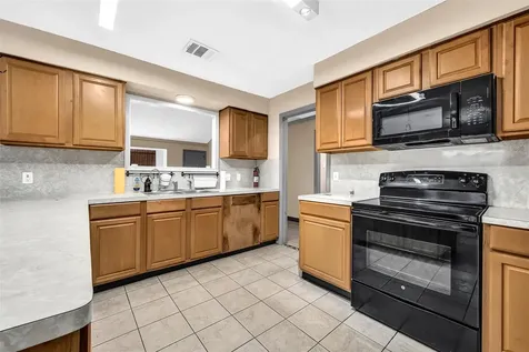 6610 Northleaf Drive Houston TX 77086
