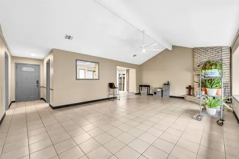 6610 Northleaf Drive Houston TX 77086
