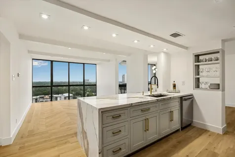 5001 Woodway Drive Drive 1806 Houston TX 77056