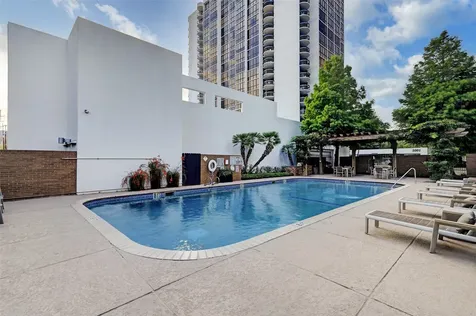5001 Woodway Drive Drive 1806 Houston TX 77056