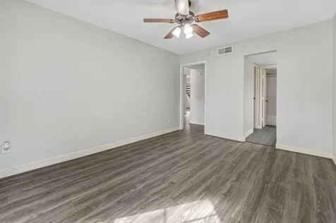 2120 El Paseo Street 2705 Houston TX 77054