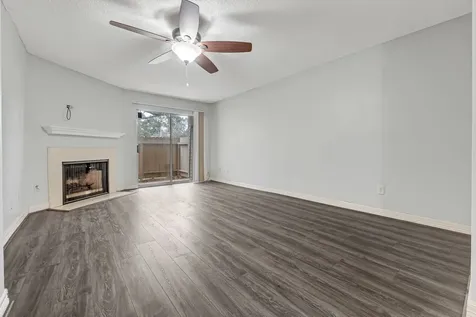 2120 El Paseo Street 2705 Houston TX 77054