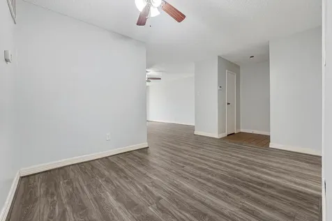 2120 El Paseo Street 2705 Houston TX 77054