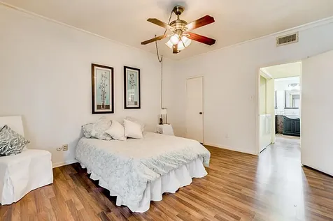2100 Tanglewilde Street 296 Houston TX 77063