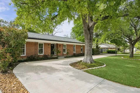 1902 Chimney Rock Road Houston TX 77056