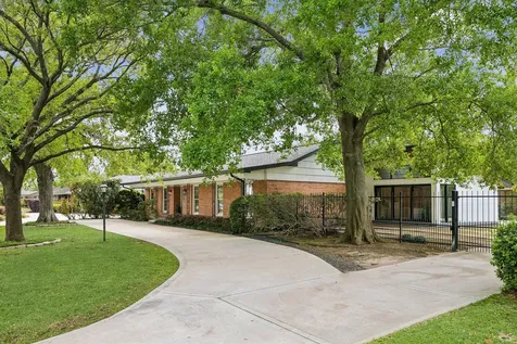 1902 Chimney Rock Road Houston TX 77056