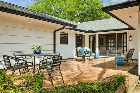 1902 Chimney Rock Road Houston TX 77056