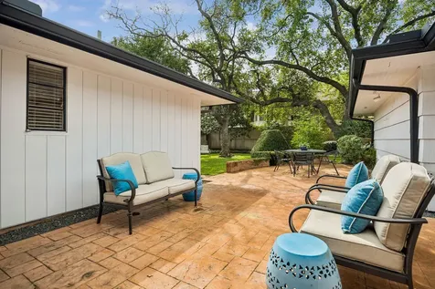 1902 Chimney Rock Road Houston TX 77056
