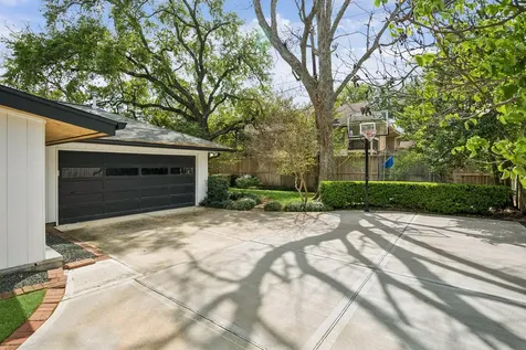 1902 Chimney Rock Road Houston TX 77056