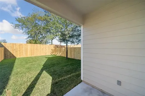 214 W Lewis Street Conroe TX 77301