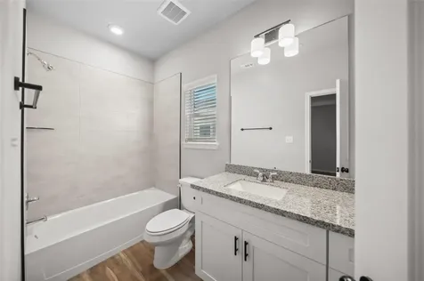 214 W Lewis Street Conroe TX 77301