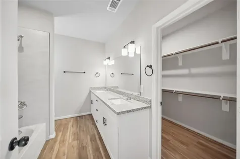 214 W Lewis Street Conroe TX 77301
