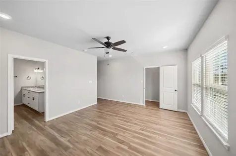 214 W Lewis Street Conroe TX 77301