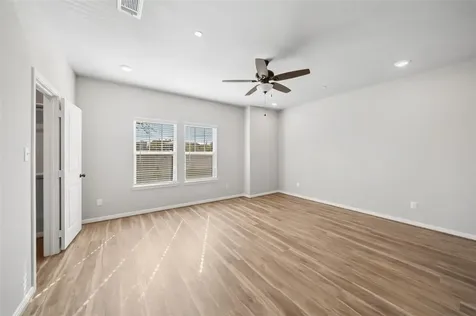 214 W Lewis Street Conroe TX 77301