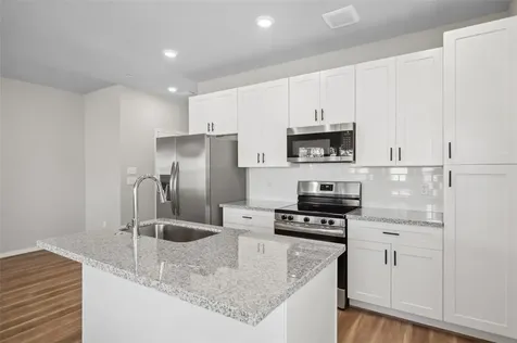 214 W Lewis Street Conroe TX 77301
