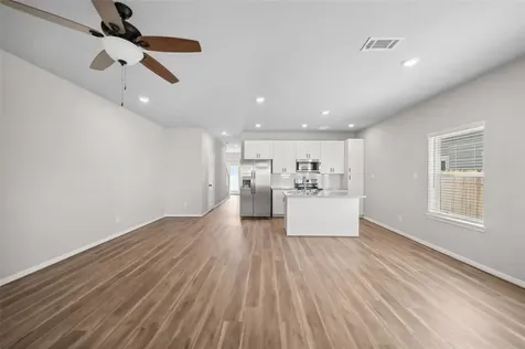 214 W Lewis Street Conroe TX 77301