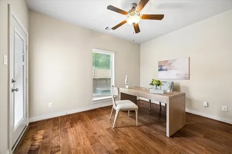 1622 Parker Street Houston TX 77007