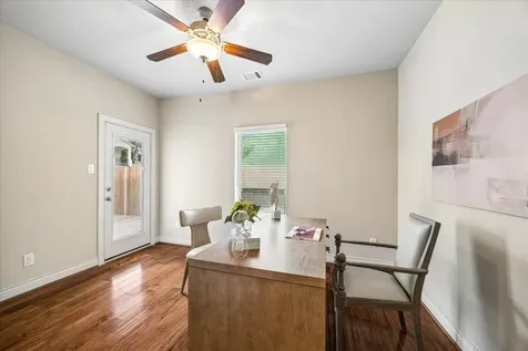 1622 Parker Street Houston TX 77007