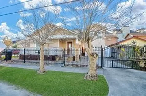 1401 Holly Street Houston TX 77007