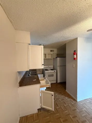 8445 Winkler Drive 06 Houston TX 77017